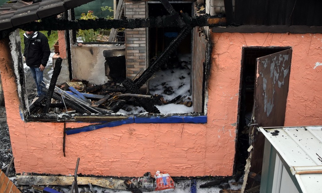 Wieder Laubenbraende Koeln Fuehlingen Kriegerhofstr P058.JPG - Miklos Laubert